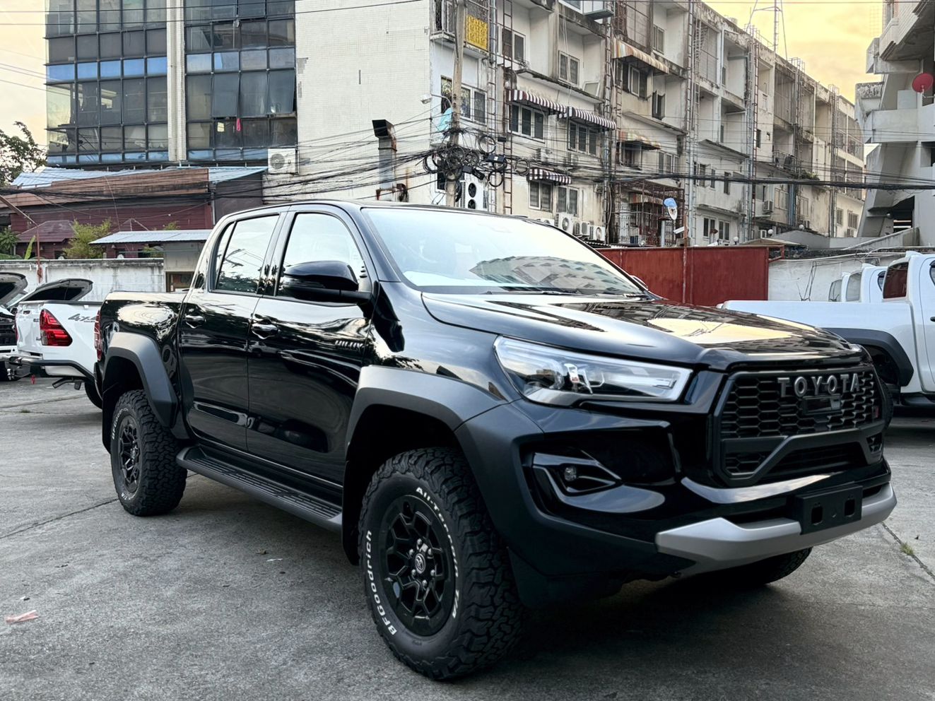 TOYOTA HILUX